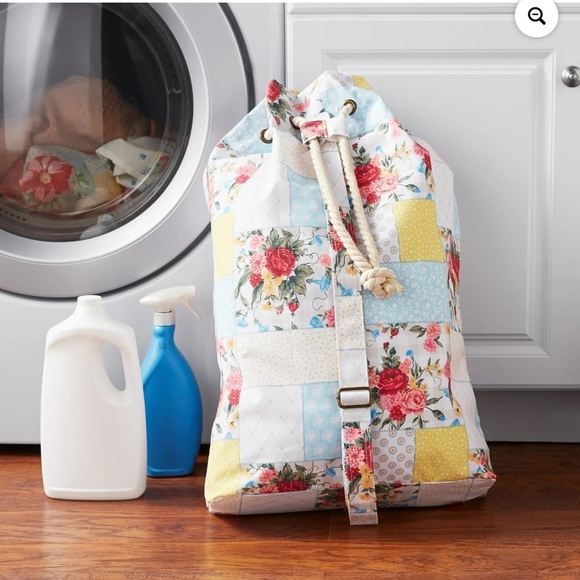 The Pioneer Woman Handbags - Pioneer Woman Sweet Rose
Patchwork Drawstring Laundry Bag
Floral